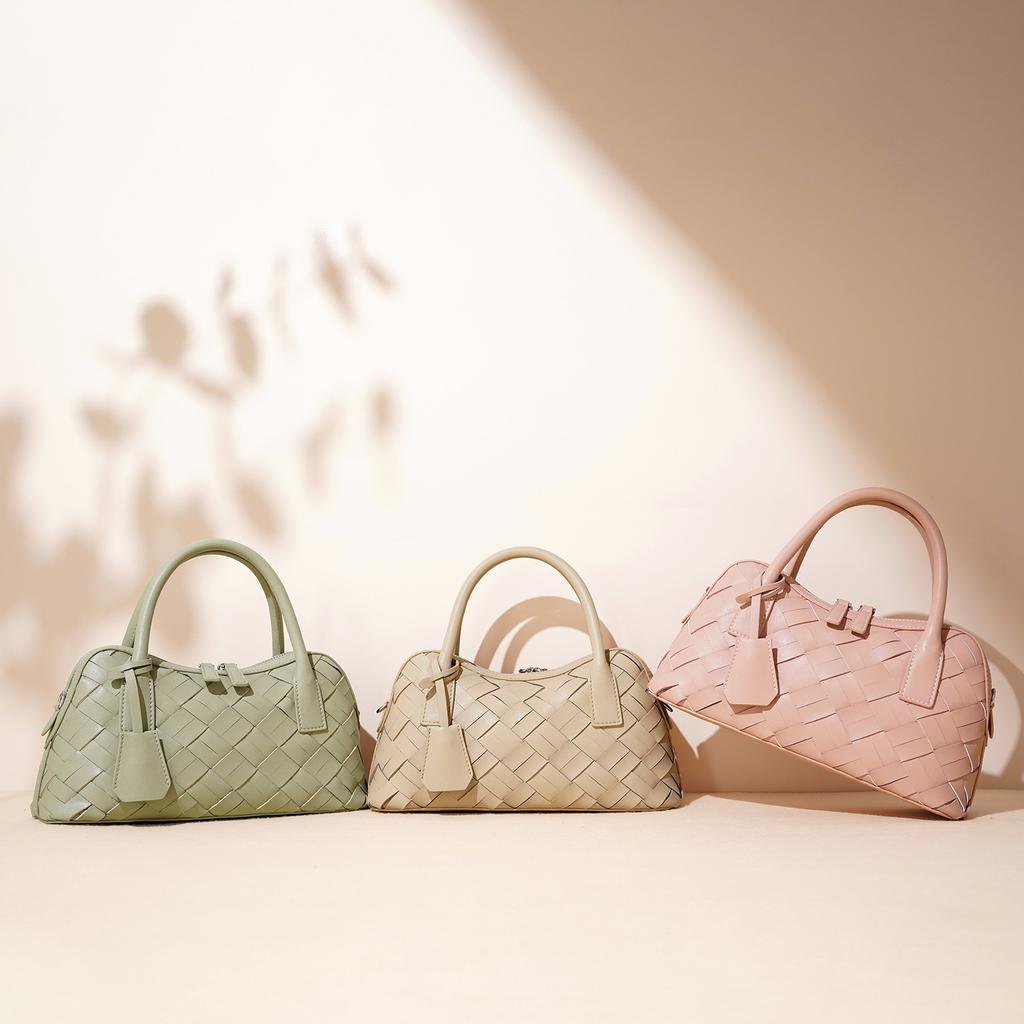 2026 Shoulder Leather Women's Bag New Hand-woven Armpit Bag Commuting Large-capacity Messenger Bag
