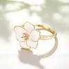 Aesthetic White Flower Rings for Women Graceful Wedding Band Delicate Finger Jewelry with Shiny Zirconia Chic Accessories