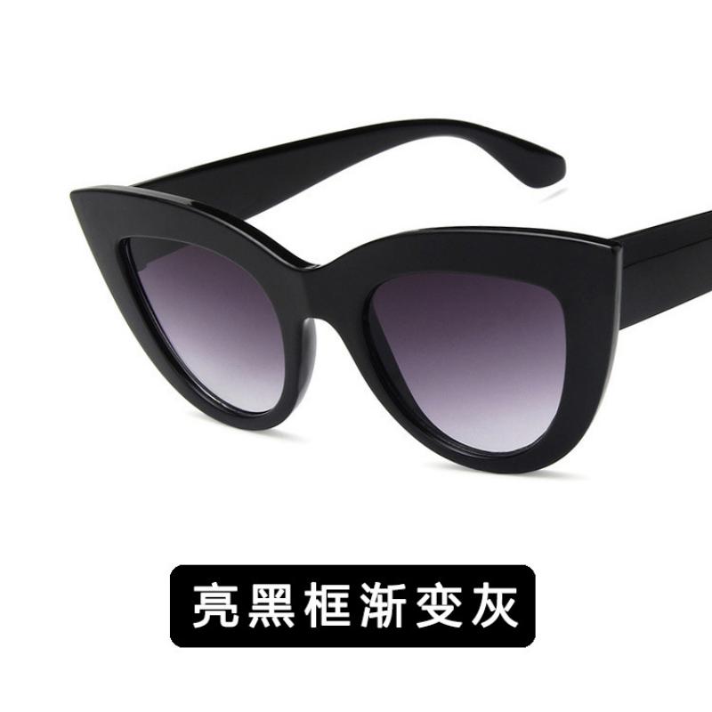 New Large Frame Cat Eye Sunglasses Women Vintage Classic UV400 Protection Outdoor Travel Sun Glasses Fashion Eyewear
