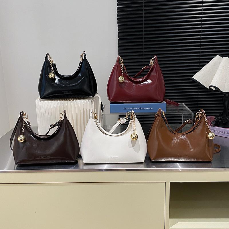 Fashionable Trendy Handbag for Women, Luxurious and Retro Style, Single Shoulder Crossbody Design, Dumpling-shaped Bag