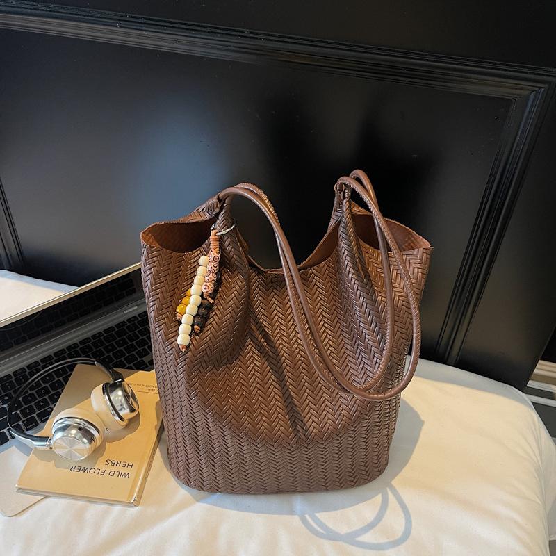 Retro Bag Women's Large Capacity 2025 New Autumn and Winter Leisure Shoulder Shopping Bag Texture Commuter Tote Bag