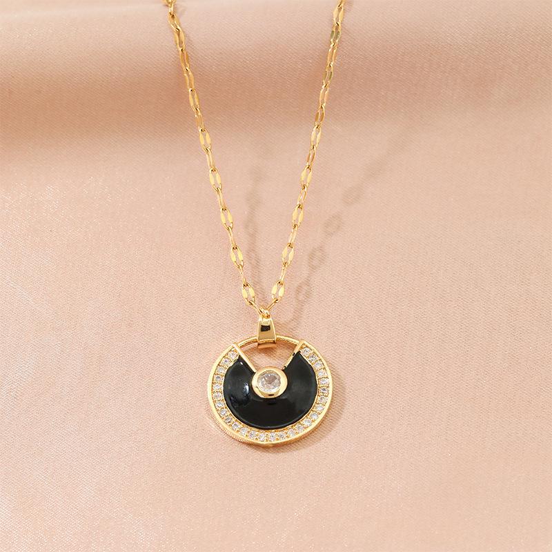 Titanium Steel Round Necklace Women'S High-End Retro Classic Trendy Temperament Inlaid Geometric Pendant Accessories