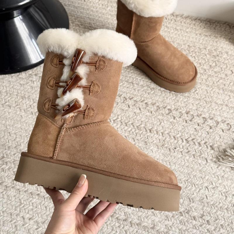 Thick-soled snow boots with integrated fur, winter new horn buckle, medium tube, piled and thickened warm cotton shoes, women