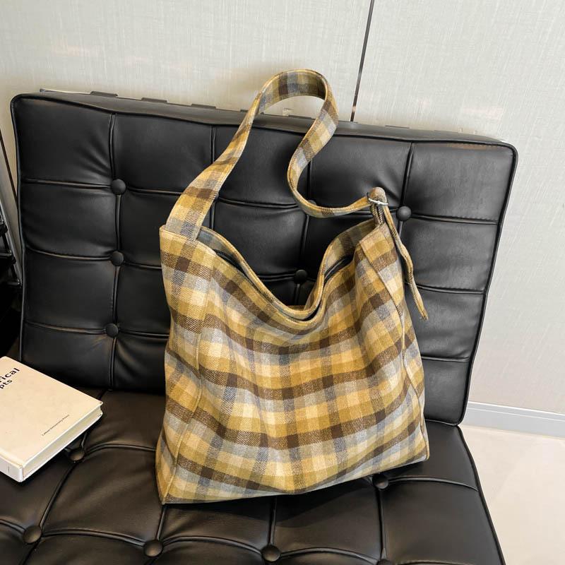 

New women s bag, plaid canvas tote bag. жёлтый