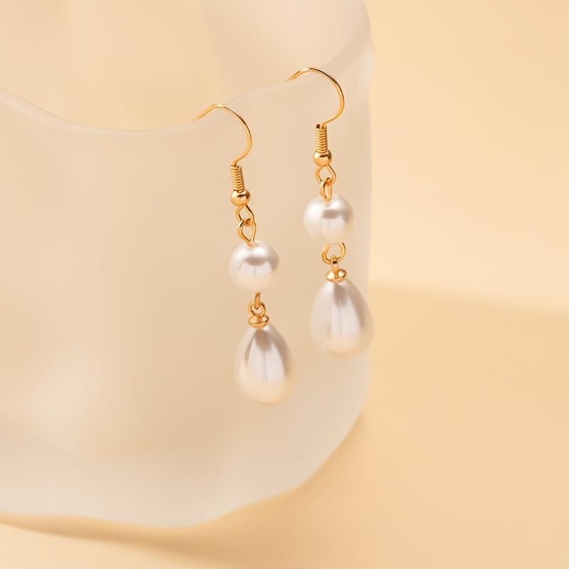 

A Pair of Elegant Teardrop Imitation Pearl Earrings, Simple Graceful Design for Women – Suitable for Daily,Anniversary. Wonderful Gift for Her