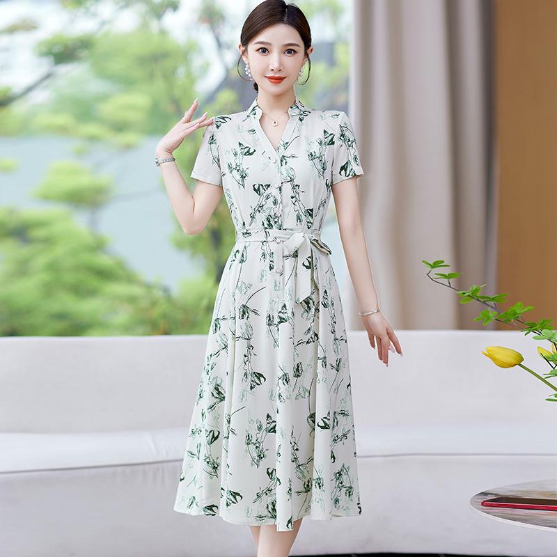 

Женское летнее длинное платье с цветочным принтом и короткими рукавами больших размеров с подчеркнутой талией 4XL is recommended for 145-160 catties