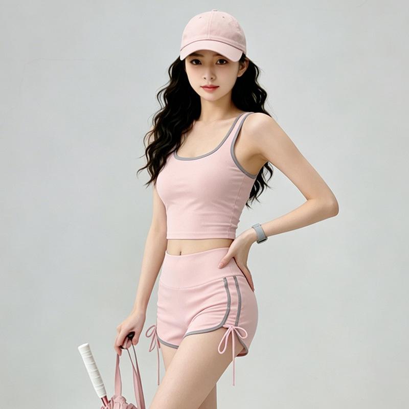 Contrasting color design yoga suit two-piece set women's chest pad vest drawstring shorts Pilates training set