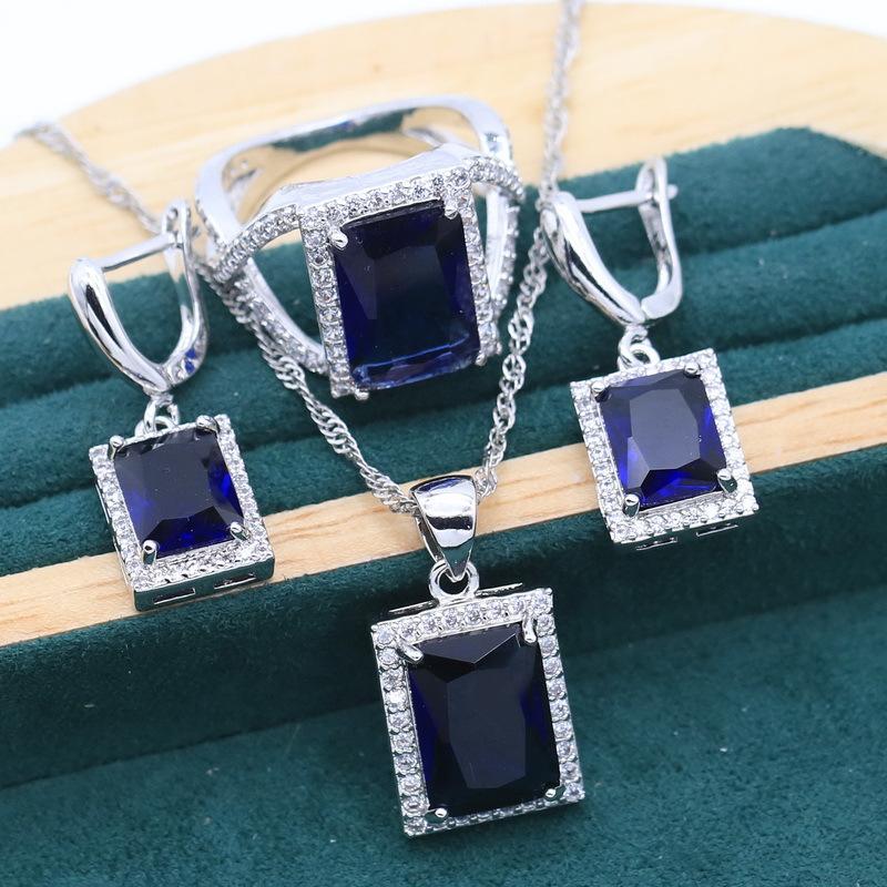 Die Atmosphäre ist voller Diamant-Zirkonia Damen-Set von Accessoires Accessoires Damen High Fashion mit Kleidung und Bekleidung