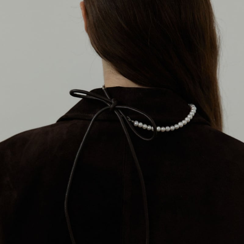 LOVE ME MONSTER Natural Pearl Leather Ribbon Necklace (L243MNK020)