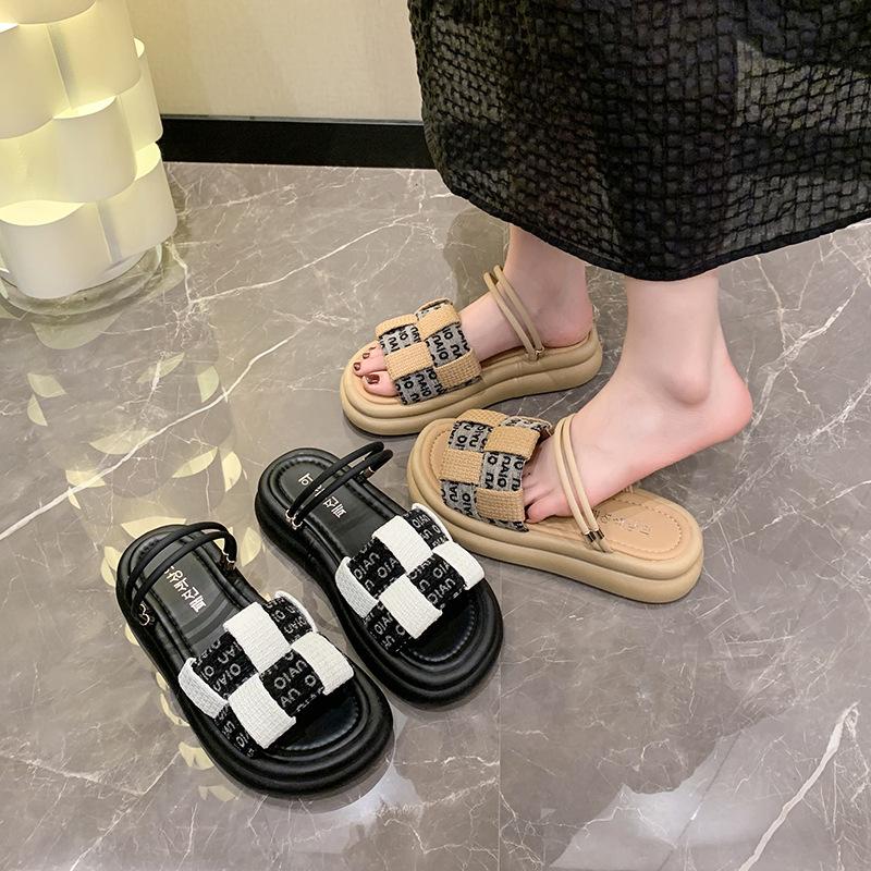 French Beautiful Cool Slippers Women's Summer Wear 2025 New High-end Super Fire Thick-soled Women's Two Wear Roman Sandals