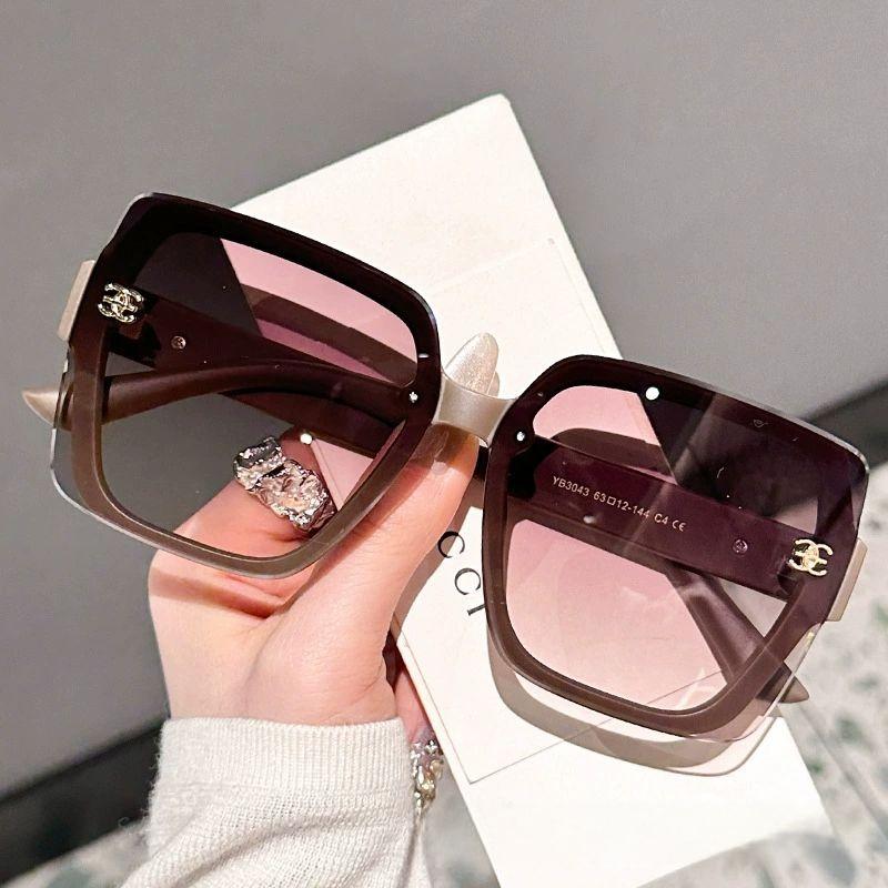 New small fragrance style high-end large frame fashionable sunglasses women's square frame sunglasses(DS-3043)