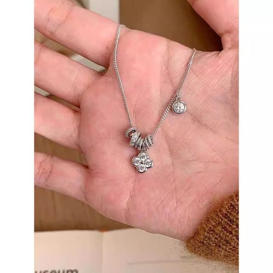 Lucky Clover Swivel Necklace Sense Clavicle Chain with Accessories New