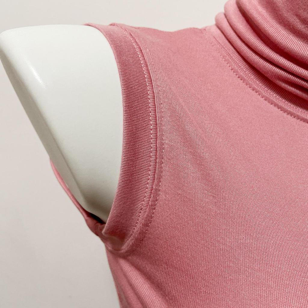 Slim-Fit, Sleeveless, High-Neck, Solid-Color Body-Hugging Top