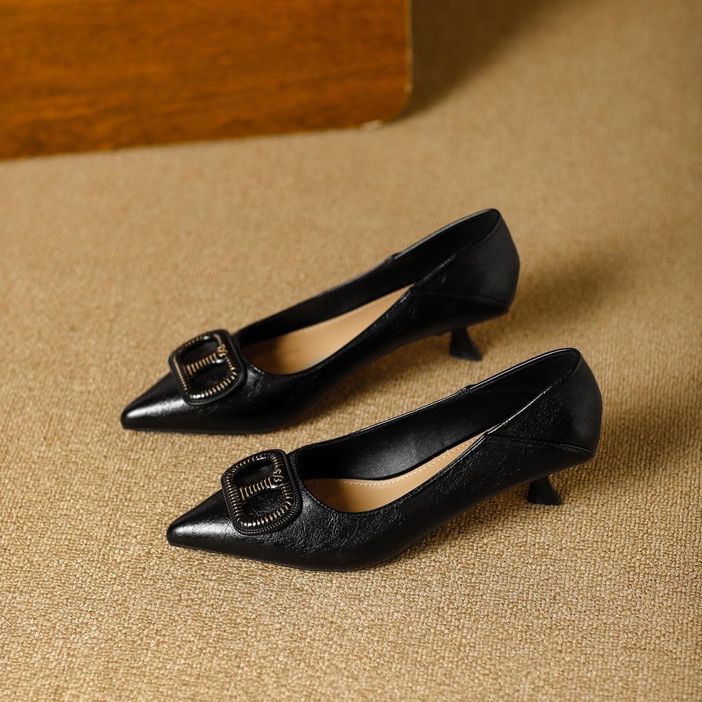 Not tired of thin heels and one-pedal shoes 2026 spring French soft leather square buckle pointed middle heel shallow mouth single shoes