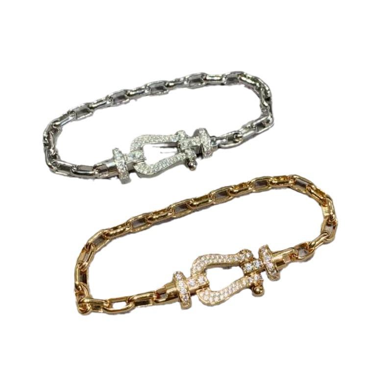 Seiko V Gold 18k Rose Gold Nautical U-Shaped Horseshoe Buckle Bracelet: Women's Exquisite Light Luxury Bangle.