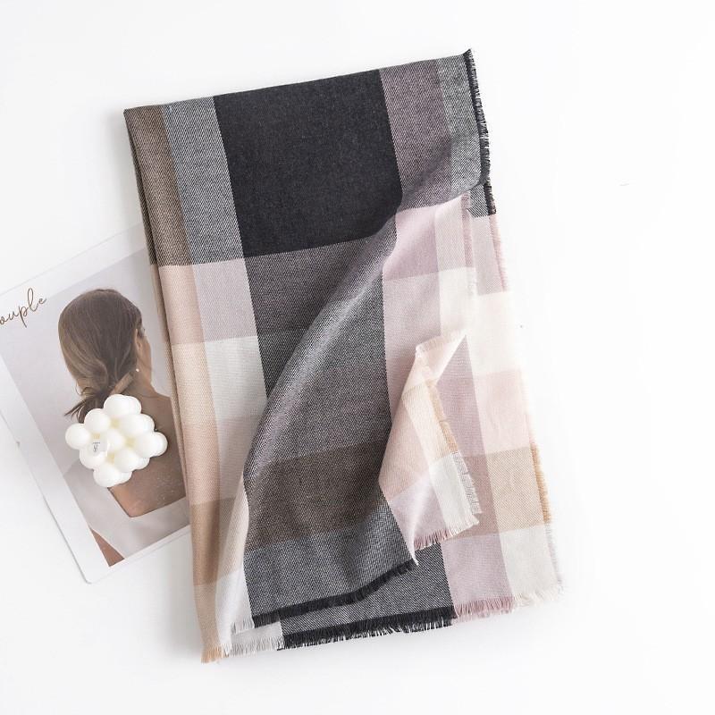New Plaid Scarf Women's Autumn and Winter Retro Thickened British Style Shawl High End Atmosphere Warm Scarf