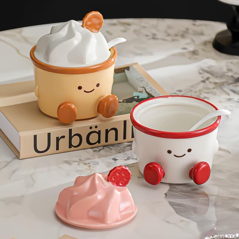 Single Pack Cute Cake Shaped Ceramic Seasoning Jar, High-Value Seasoning and Spice Tool, Salt and Pepper Shaker, Table Decorations,Single 235ml/7.95oz