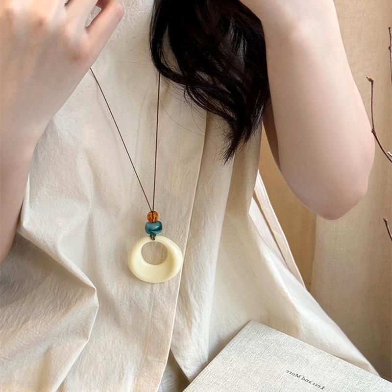 Resin Circle Long Geometric Necklace Modern Minimalist Pendant for Women Layered Statement Party Jewelry Gift for Girlfriend