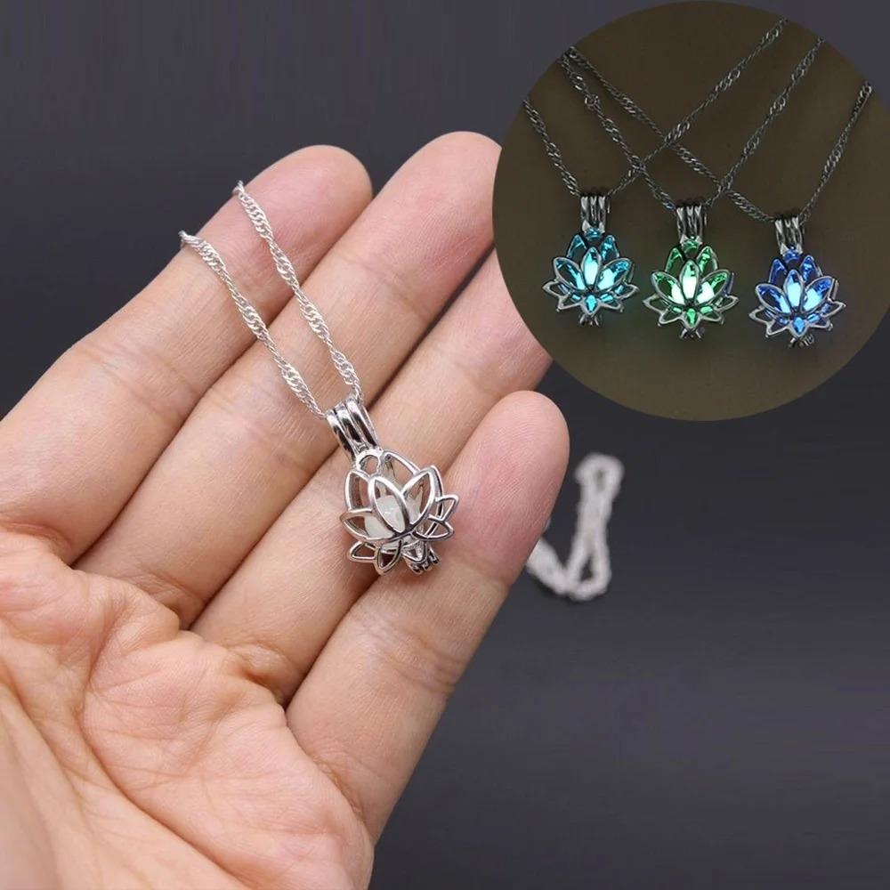 Luminous Stone Lotus Pendant Necklace, Women'S Simple And Fashionable Accessory, Popular Lotus Necklace