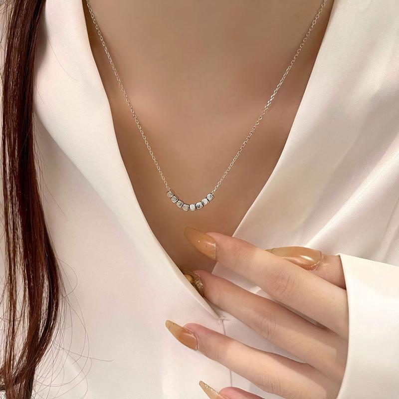 Small Square Necklace for Women's Clavicle Chain Broken Pendant New Style Trendy Luxury