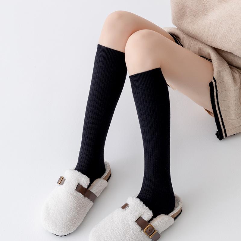 

Женские осенне-зимние кашемировые гольфы до икры, однотонные, утолщенные, теплые и стройнящие, ретро кофейного цвета, длиной до колена 1 pair чёрный