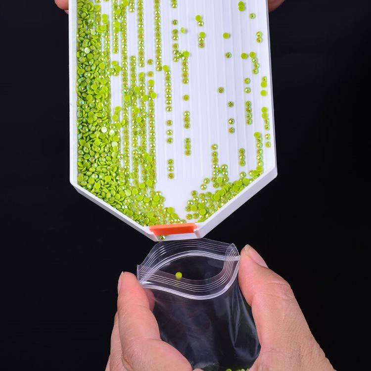 Diamond Painting Tool Kit: Dotting Pen and Tray Set