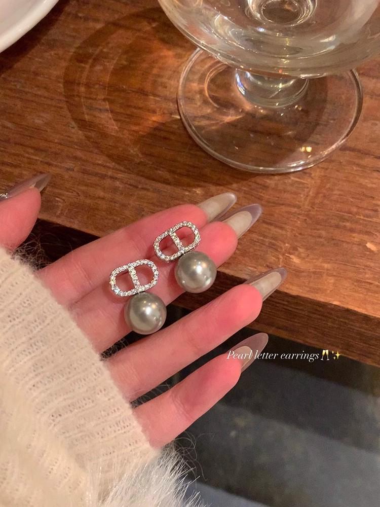 Süße Reiche Dame CD Perlen-Clip-Ohrringe - High-End Luxus-Ohrstecker für Damen, Perfekt für Herbst/Winter, Kein Piercing erforderlich