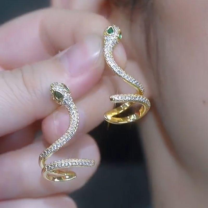 

Изысканные серьги-змеи с полными бриллиантами, новый дизайн 2025 года, нишевый стиль, подвески для ушей, элегантные серьги-пусеты, нишевый стиль, серьги из серебра 925 пробы Full Drill Snake Earrings