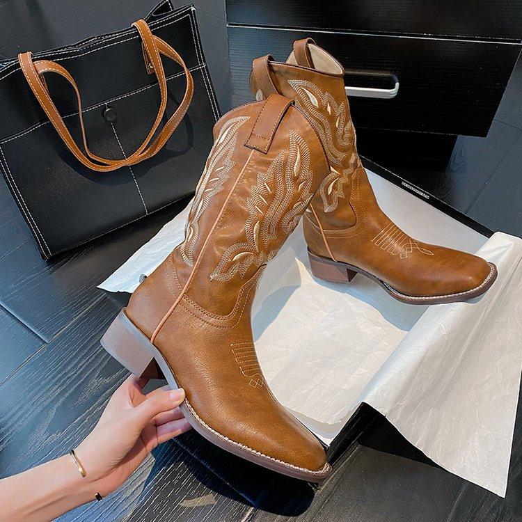 Xinjiang Sichuan grassland travel wear women's boots 2025 new versatile western cowboy boots retro knight boots