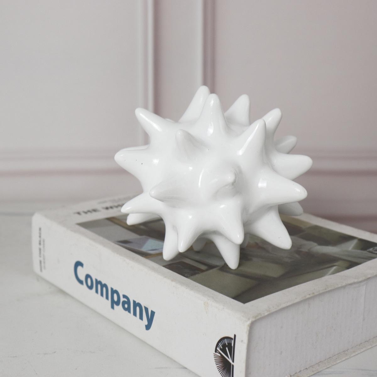 

Modern Nordic White Sea Urchin Star Ornament: Elegant and Soft Room Decoration