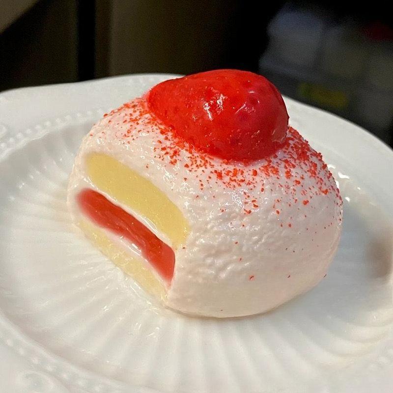Slow Rising Soft Strawberry Cake Fidget Toy Squeeze Stress Relief Toy For Kids Travel Entertainment Gift