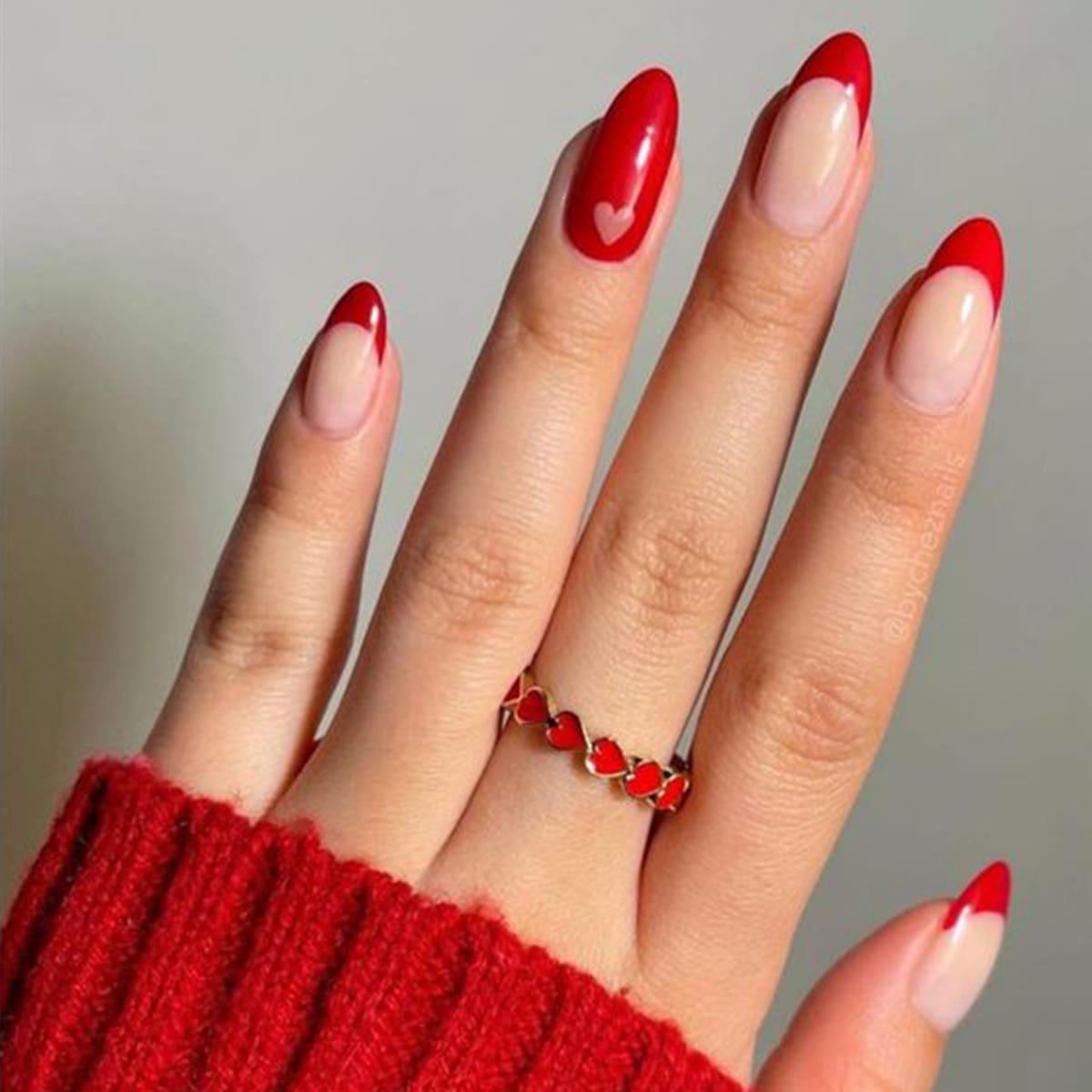 24 Valentine s Day Red Almond-Shaped Heart Wearable Nails