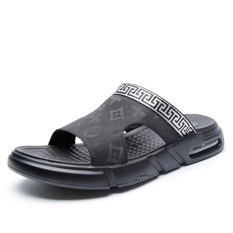 

2025 direct supply one-word slippers men s new fashion trend men s slippers summer sandals 44
