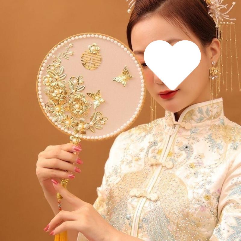 Red Ancient Style Chinese Wedding Fan: Bride's Bouquet & Blessing