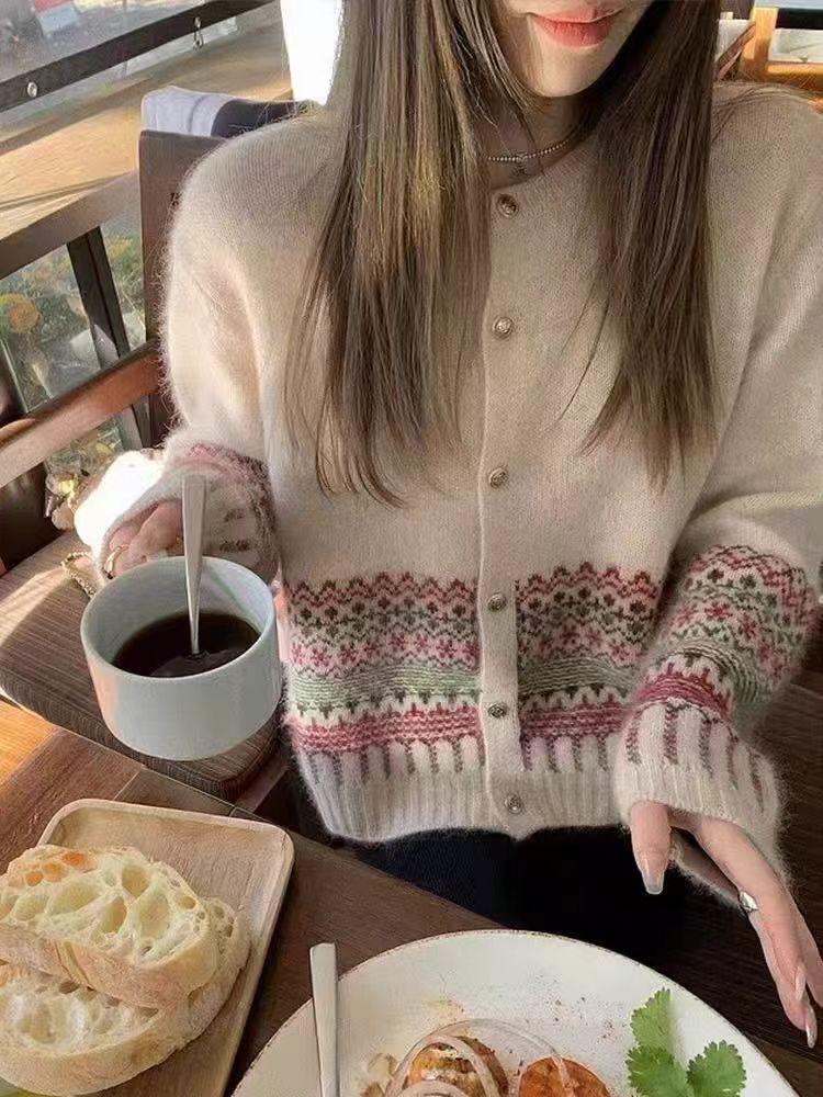 Women's Retro Jacquard Wool Cardigan - Stylish Round Neck Knit Sweater for Autumn/Winter