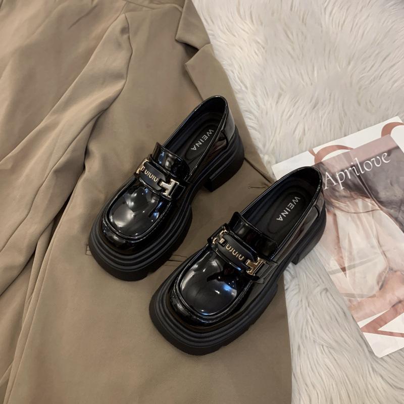 Platform loafers women's autumn and winter retro bright leather Mary Jane one-pedal French Hepburn style black commuter shoes