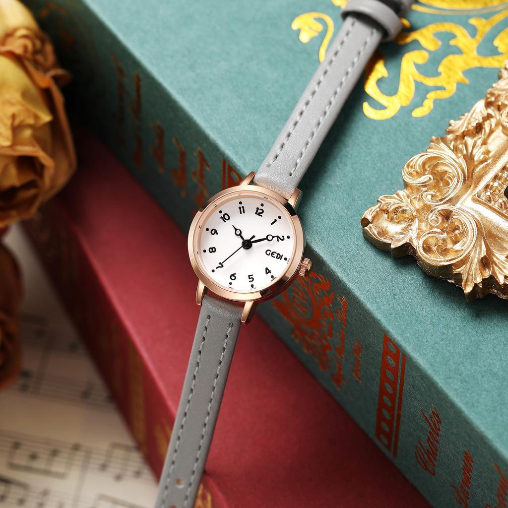 Light Luxury Simple Small Plate Watch Women'S Retro High-End Business Belt Waterproof Quartz Watch