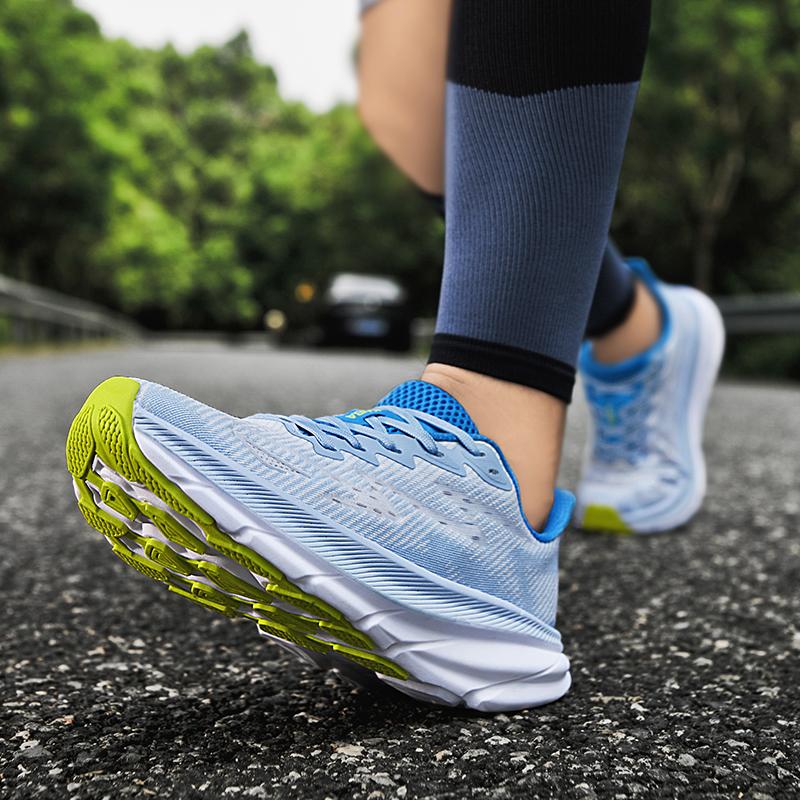 Luxury Low Cut Men Women Sneakers Hot Selling Fashion Multifunctional Couple's Run Shoes Elastic Cushioning Light Training Shoes