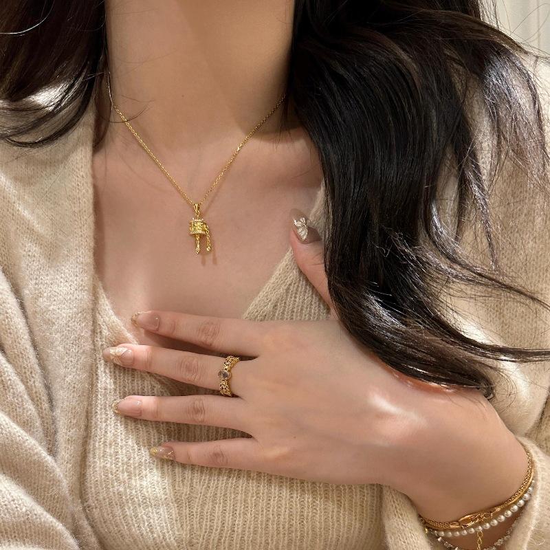 New In Court Style Six Character Mantra Prayer Bucket Necklaces Light Luxury Exquisite And Shiny Collar Chain Jewelry Gift