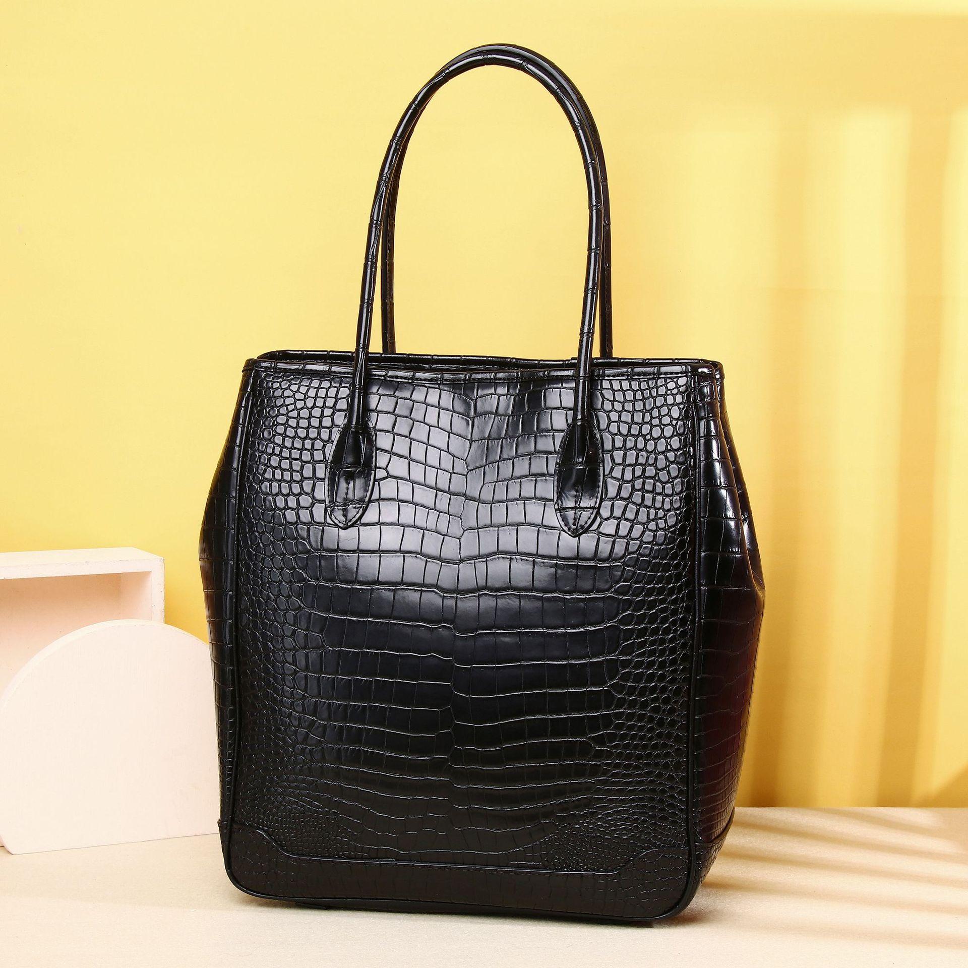 

New 2025 Fashion Crocodile Belly Men Handbag Genuine Leather Classic Vertical Special Support Bag Large Capacity Men s Tote Bag