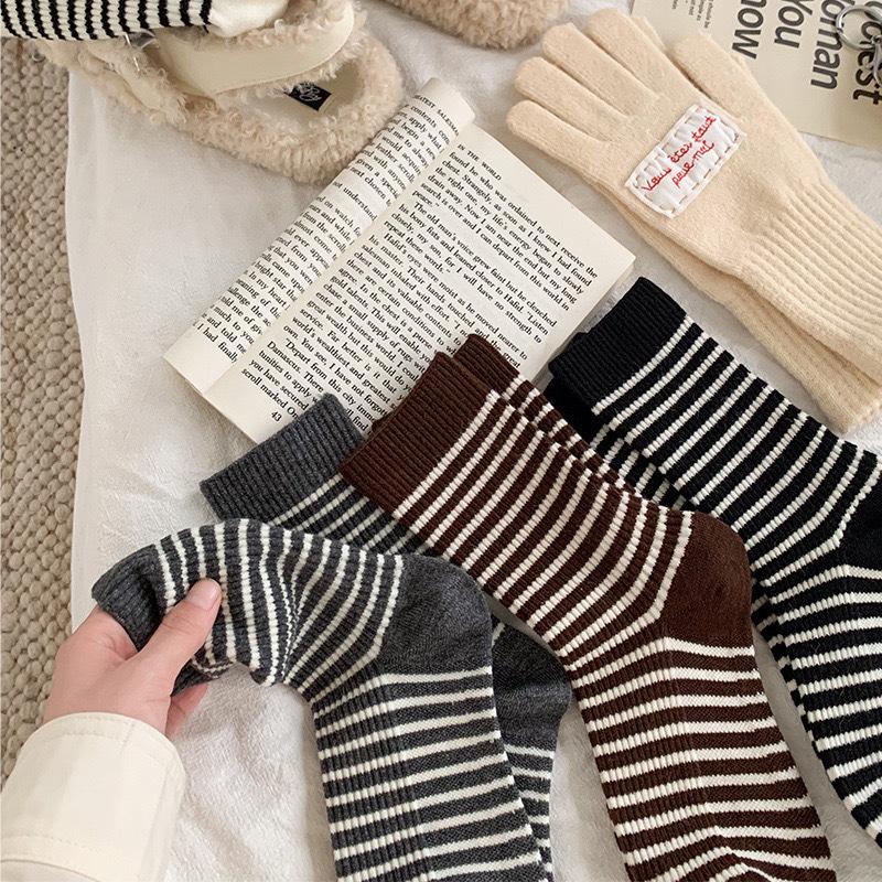 Versatile Striped Warm Cashmere Socks and Trendy Mid-calf Socks for Daily Use