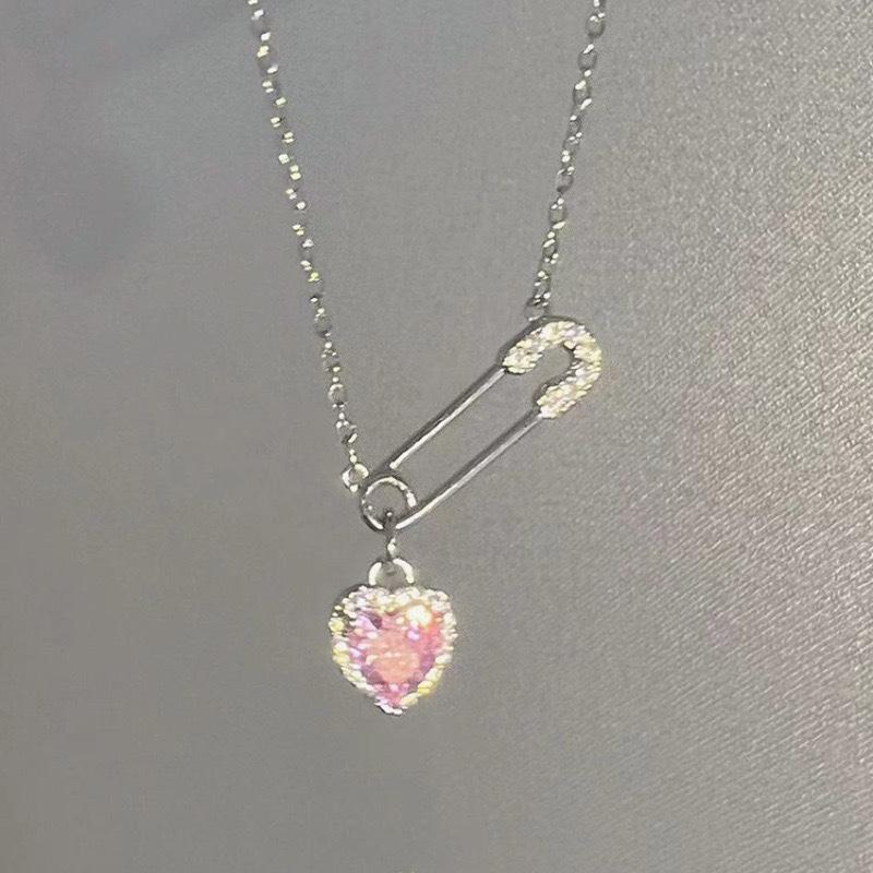 

Diamond Heart Pendant Paperclip Necklace - Women s Luxury Clavicle Chain платиновий