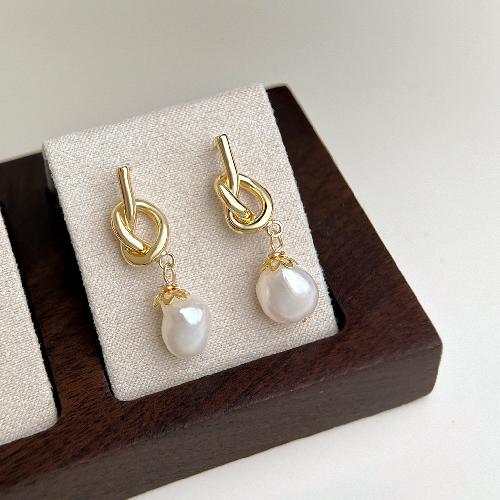 French Light Luxury Baroque Pearl Earrings Personality Fashion Temperament Freshwater Pearl Earrings Retro Earrings High-end Sense