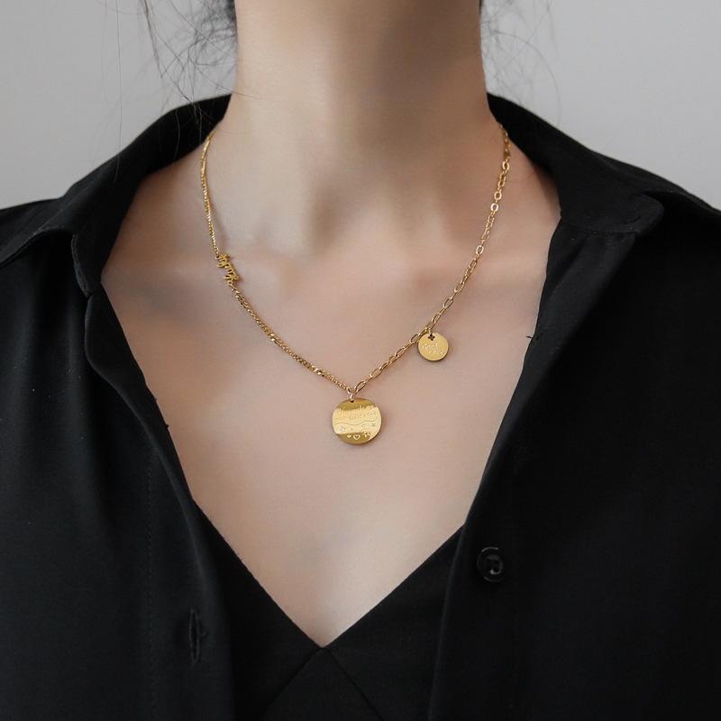 

Indifferent Style Round Letter Pendant Titanium Steel Necklace for Women - Trendy Collarbone Chain with Internet Celebrity Flair золотой