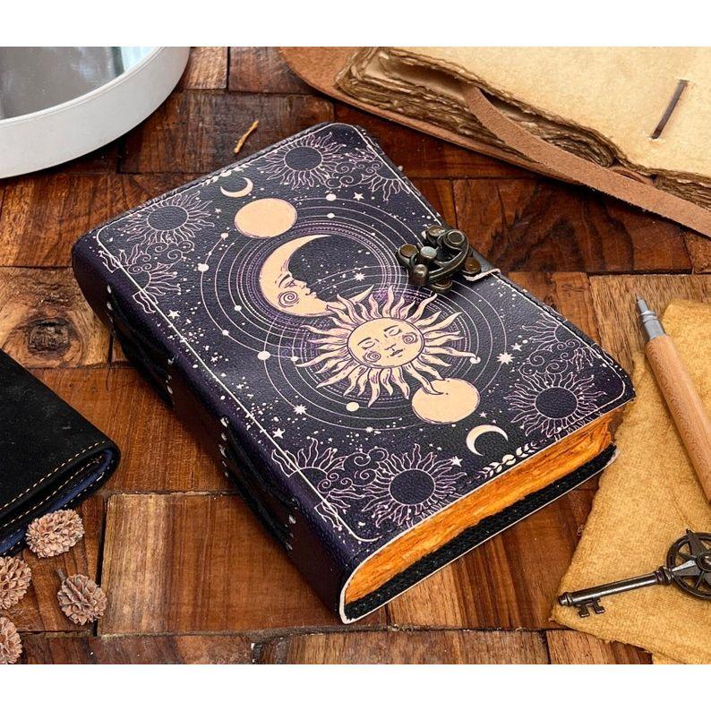 Celestial Sun & Moon grimoire kožený deník Ručně vyrobený vintage kožený deník, Prázdná kniha kouzel, deník stínů, Vánoční dárek