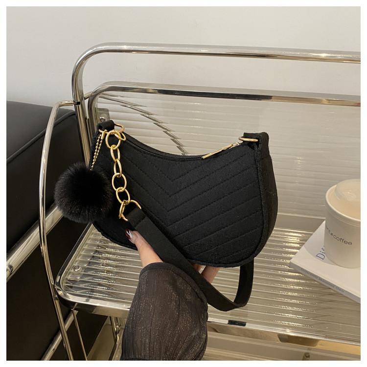 

Модная Маленькая Квадратная Сумка на Плечо из Войлока с Уникальными Прошитыми Деталями для Современного Стиля чёрный