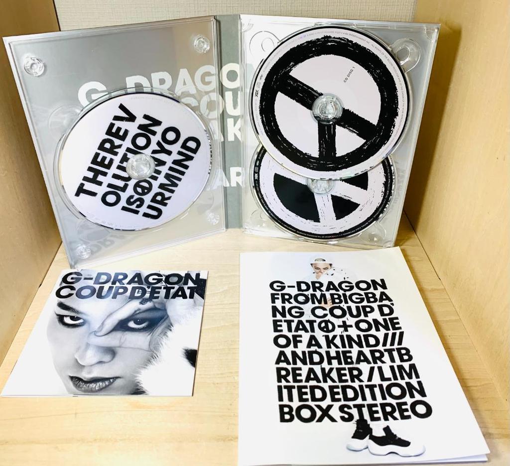 [USED] G-DRAGON COUP D'ETAT First Edition 2CD+DVD+Towel+Book