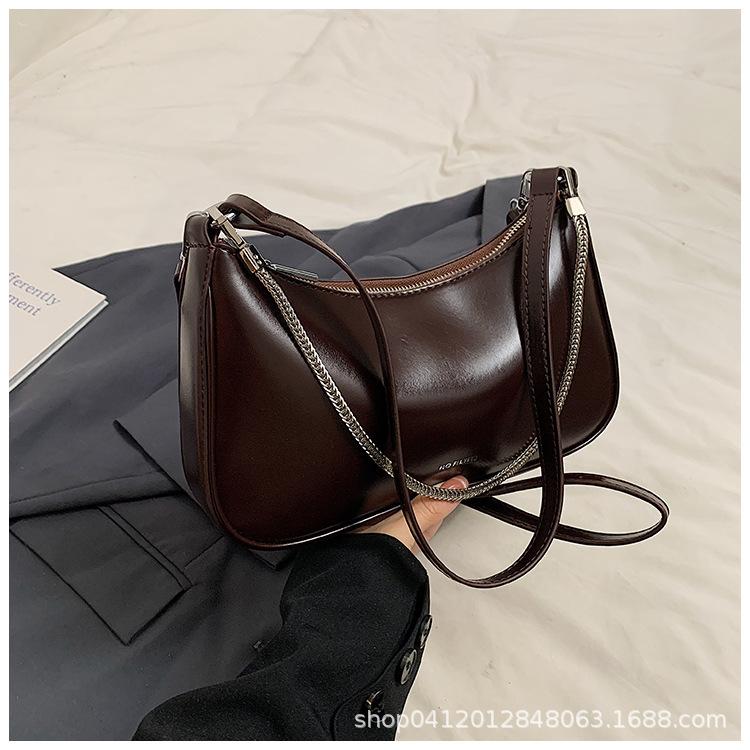 

This year s popular niche retro chain underarm bag women s 2025 new casual fashion shoulder messenger bag кофейный