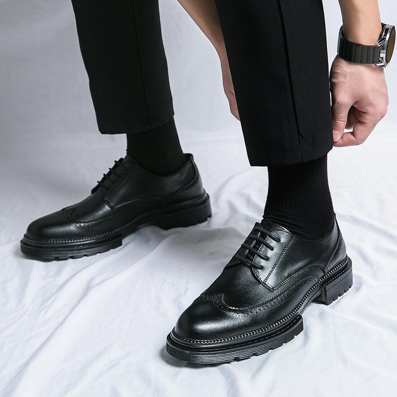 Jarní a podzimní značka Klasické boty Oxford Nové Pánské Retro Brogues Boty Šněrovací blok Business Svatební šaty Pánské společenské boty