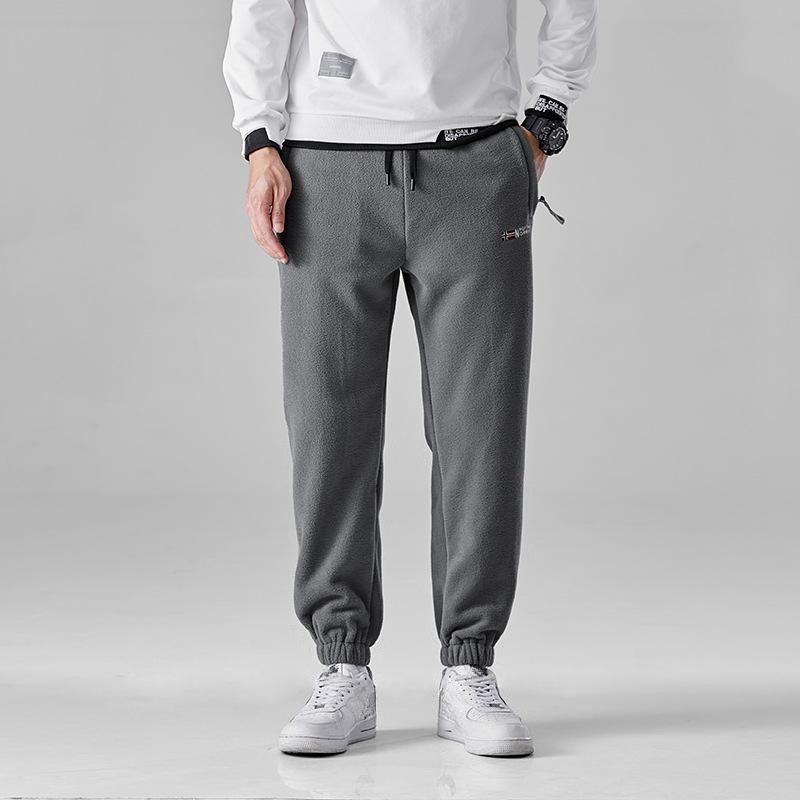 Men's Fleece Hiking Cargo Pants Winter Thermal Joggers Pants with Zipper Pockets Sweatpants Warm Sherpa Lined Sweatpants for Men Workout Trousers